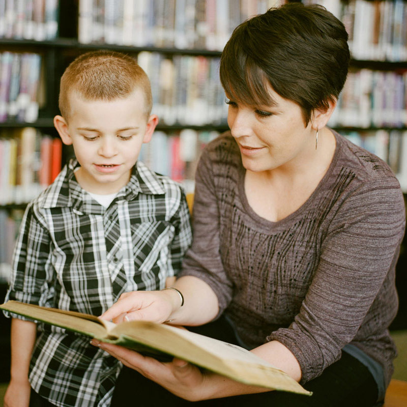 One-third of Australian children are struggling to read. In this edition of Life Matters, Anne McLeish of GPA and Amy Haywood from the Grattan Institute discuss how parents and grandparents can help improve their children's literacy skills